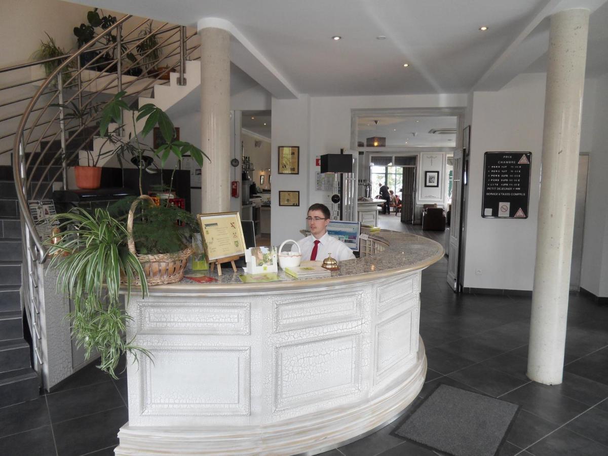 Logis - Hotel Restaurant La Sapiniere Wisques Екстер'єр фото