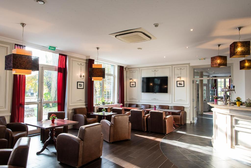 Logis - Hotel Restaurant La Sapiniere Wisques Екстер'єр фото