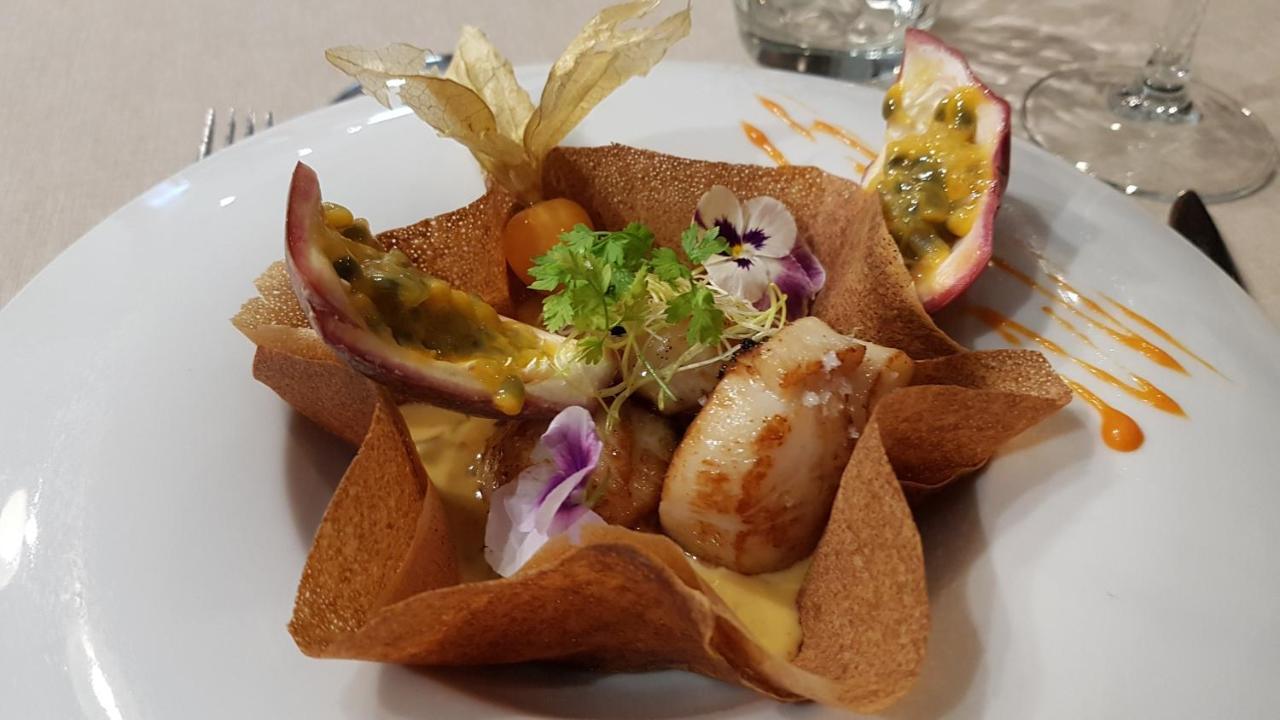 Logis - Hotel Restaurant La Sapiniere Wisques Екстер'єр фото