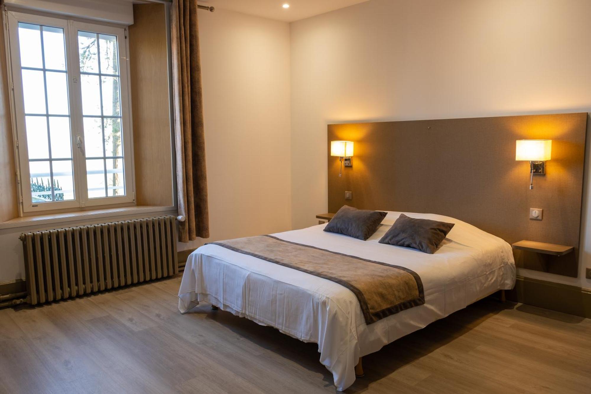 Logis - Hotel Restaurant La Sapiniere Wisques Екстер'єр фото