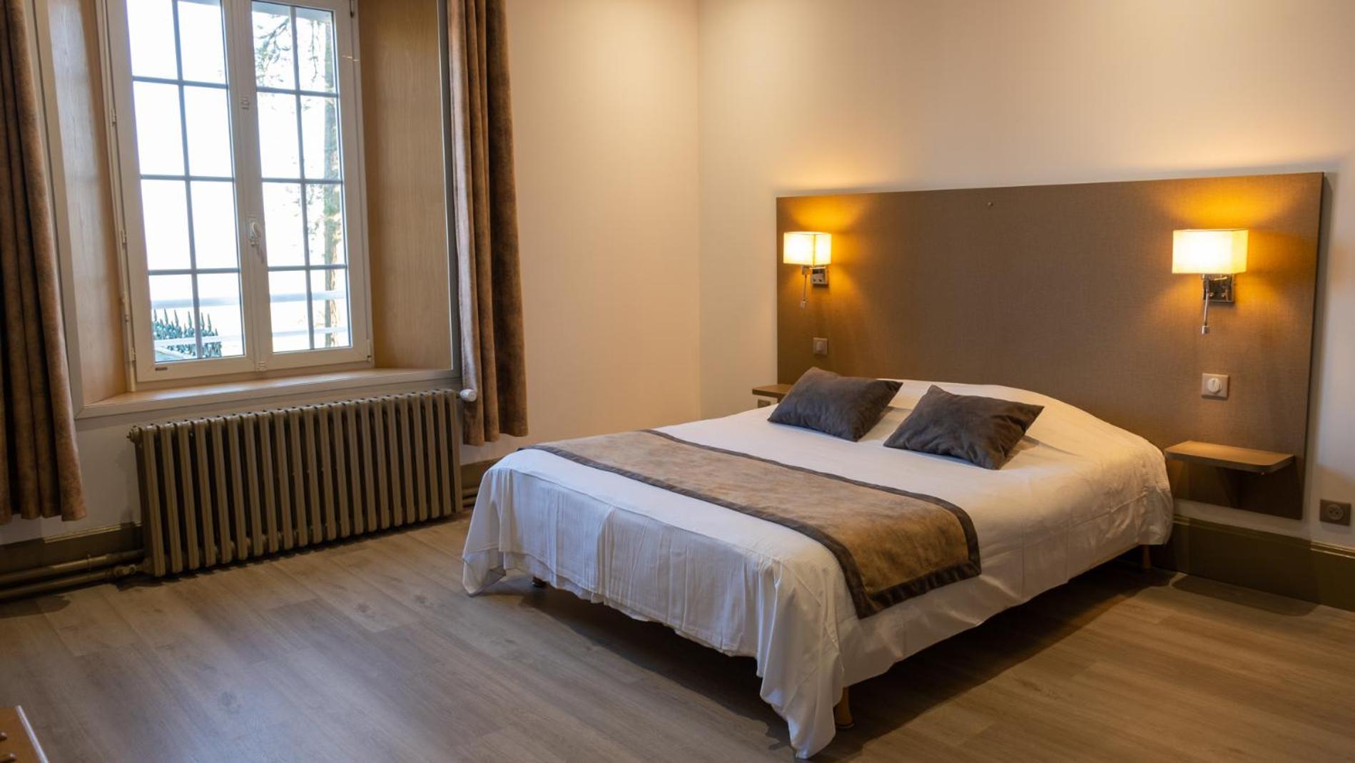 Logis - Hotel Restaurant La Sapiniere Wisques Екстер'єр фото