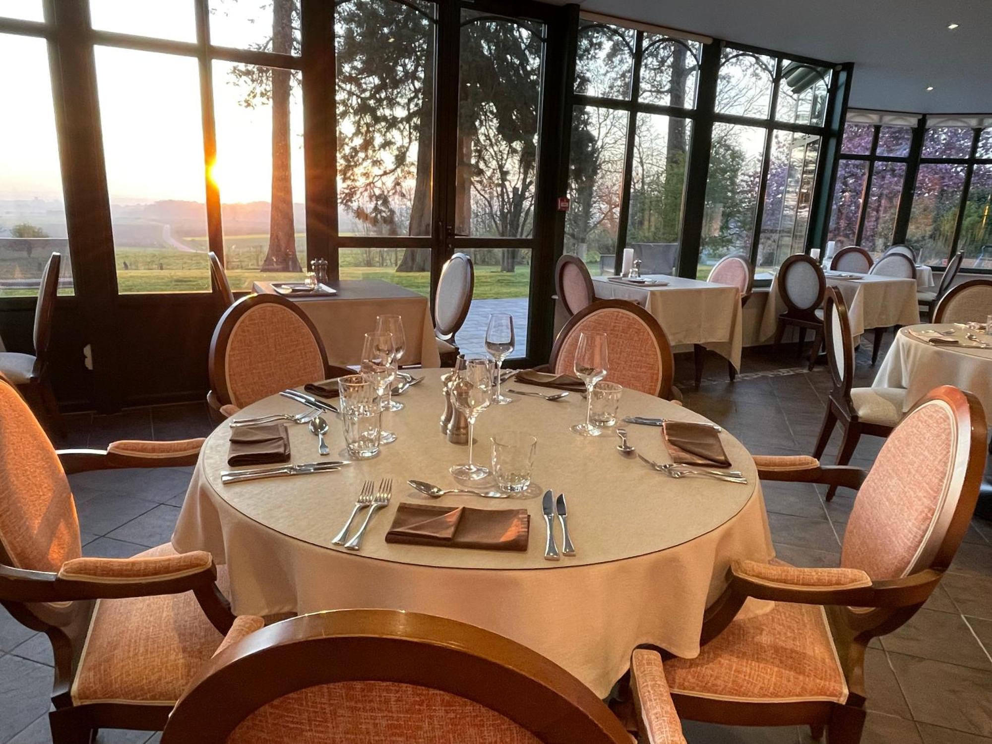 Logis - Hotel Restaurant La Sapiniere Wisques Екстер'єр фото