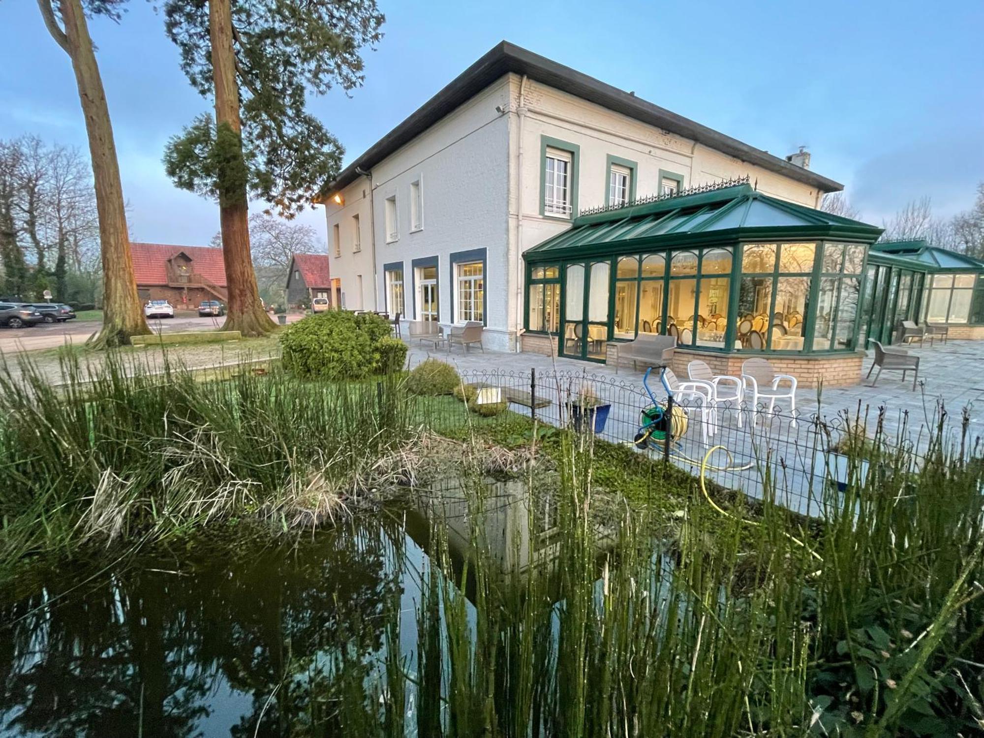 Logis - Hotel Restaurant La Sapiniere Wisques Екстер'єр фото