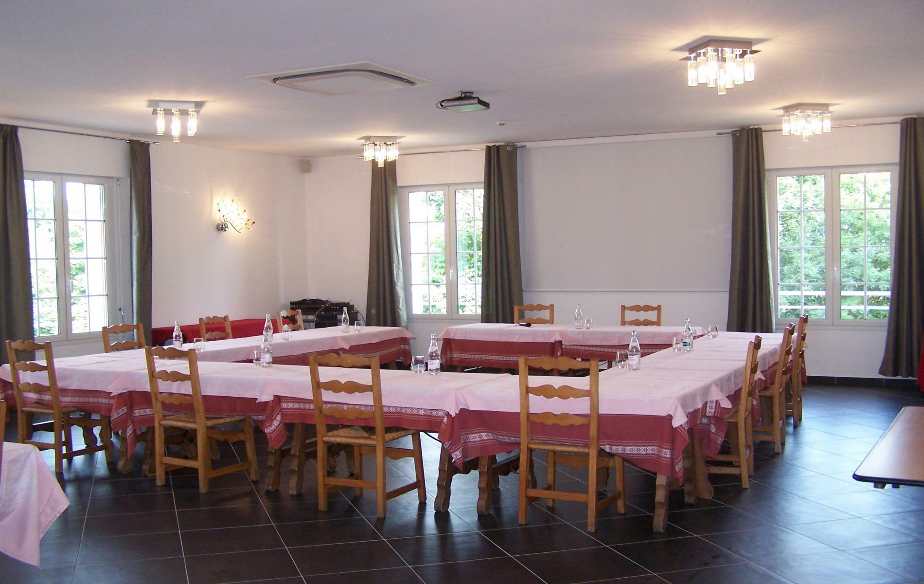 Logis - Hotel Restaurant La Sapiniere Wisques Екстер'єр фото